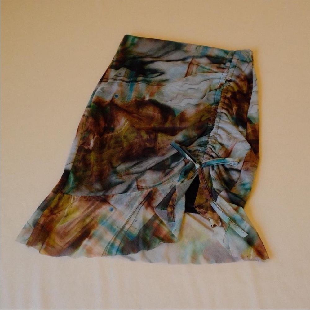 PrettyLittleThing Mesh Abstract Print Mini Skirt – Artsy Y2K Energy